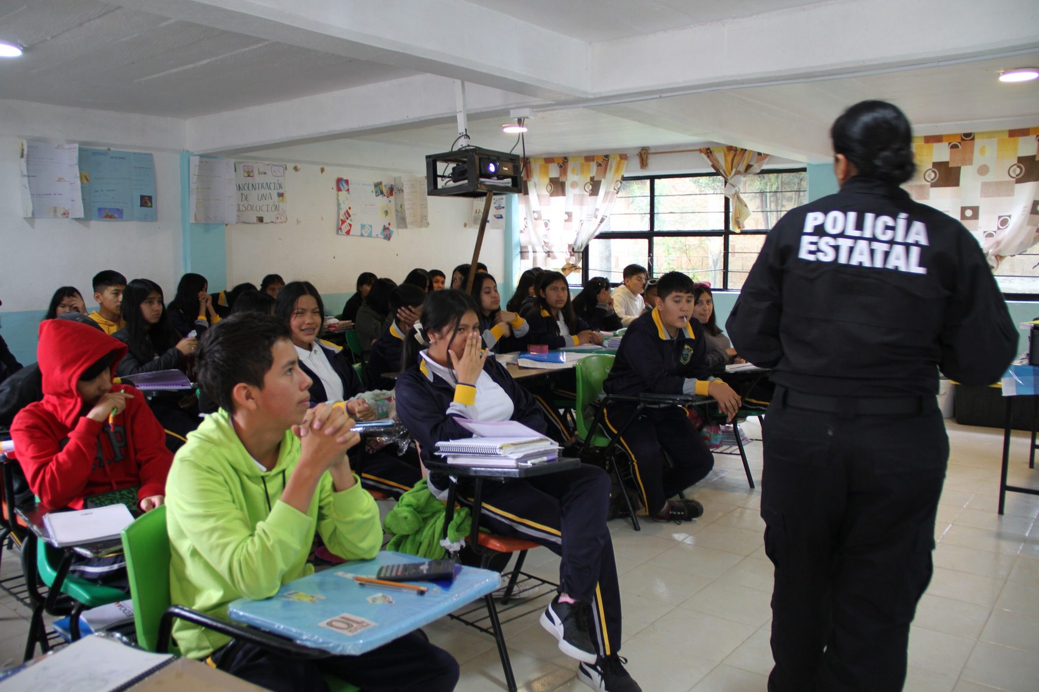 1698359848 888 En la Telesecundaria Leandro Valle de San Mateo Amanalco se