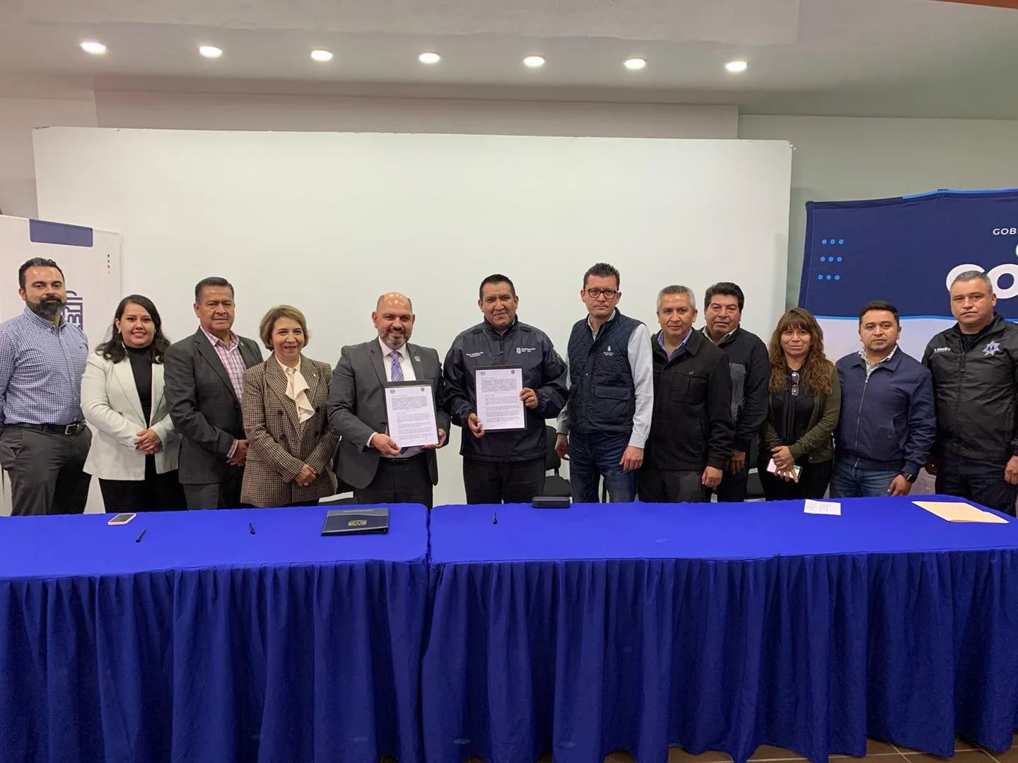 1698362319 Firma de convenio de colaboracion entre la UNAM FES jpg