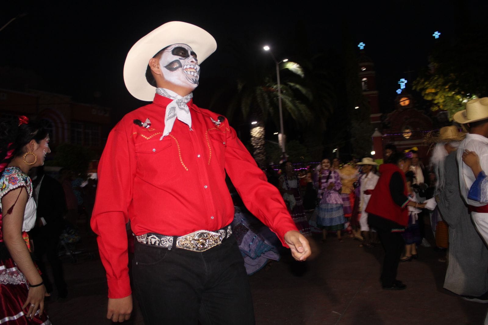 1698419855 275 Con musica de Xantolo danza y luces recordamos esta noche