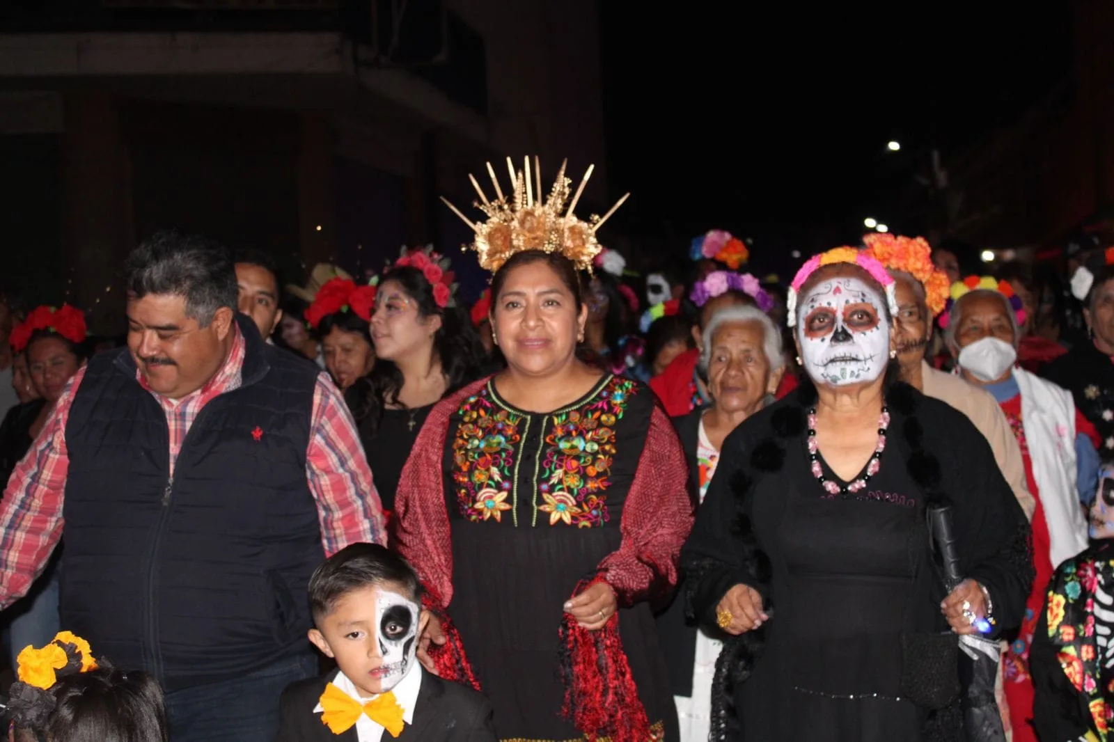 1698419882 Con musica de Xantolo danza y luces recordamos esta noche jpg