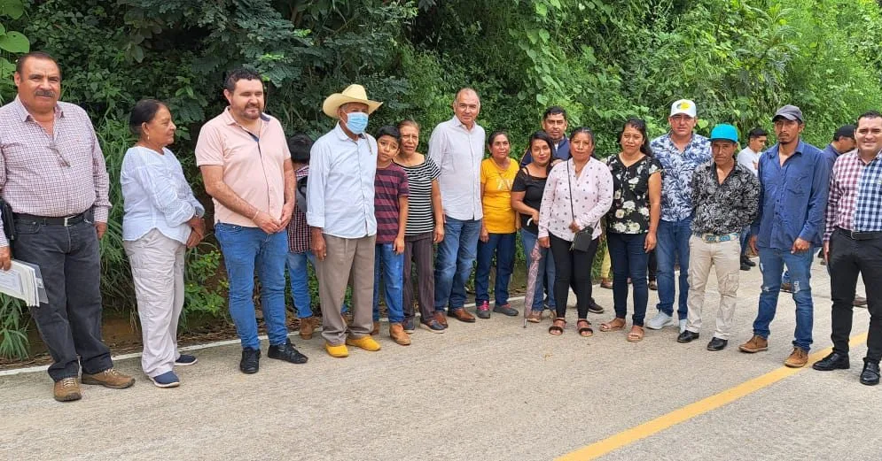 1698444518 ObrasPublicas El camino de Rincon Del Carmen a Mazatepec jpg