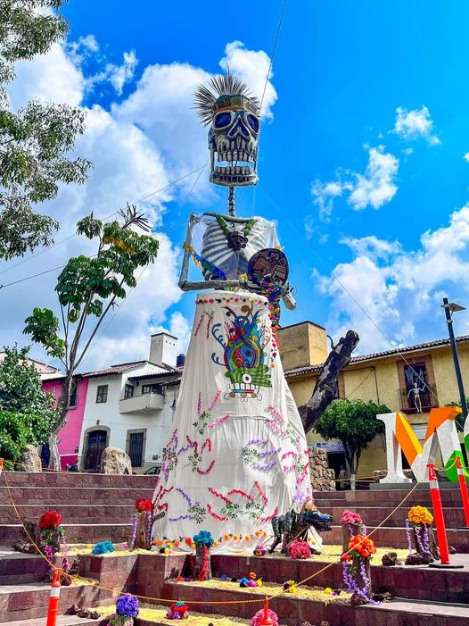 1698510040 La Primer Catrina Monumental de Malinalco fue montada en la jpg