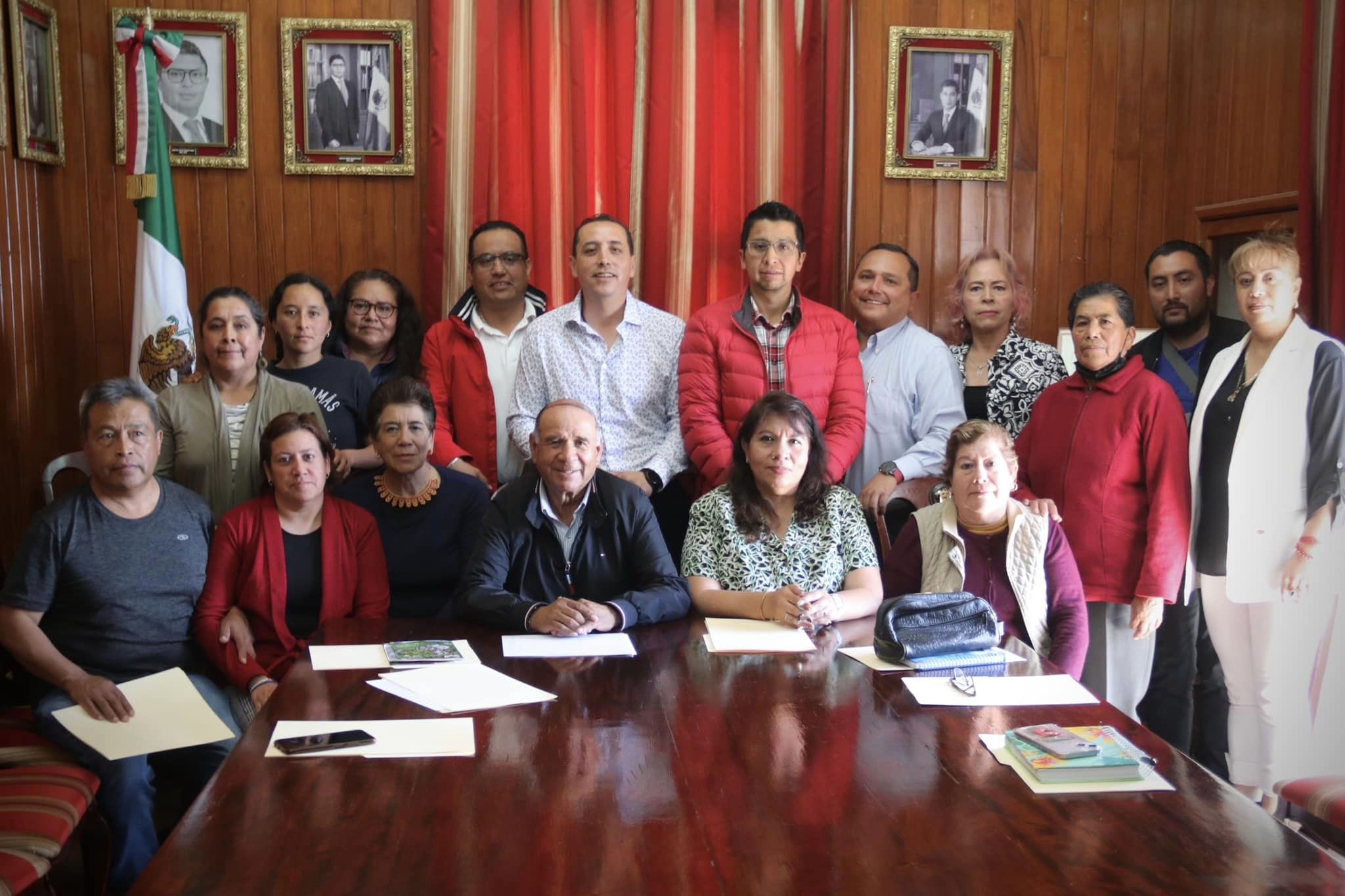 El Presidente Municipal Jesus Cedillo Gonzalez encabezo la Sesion del