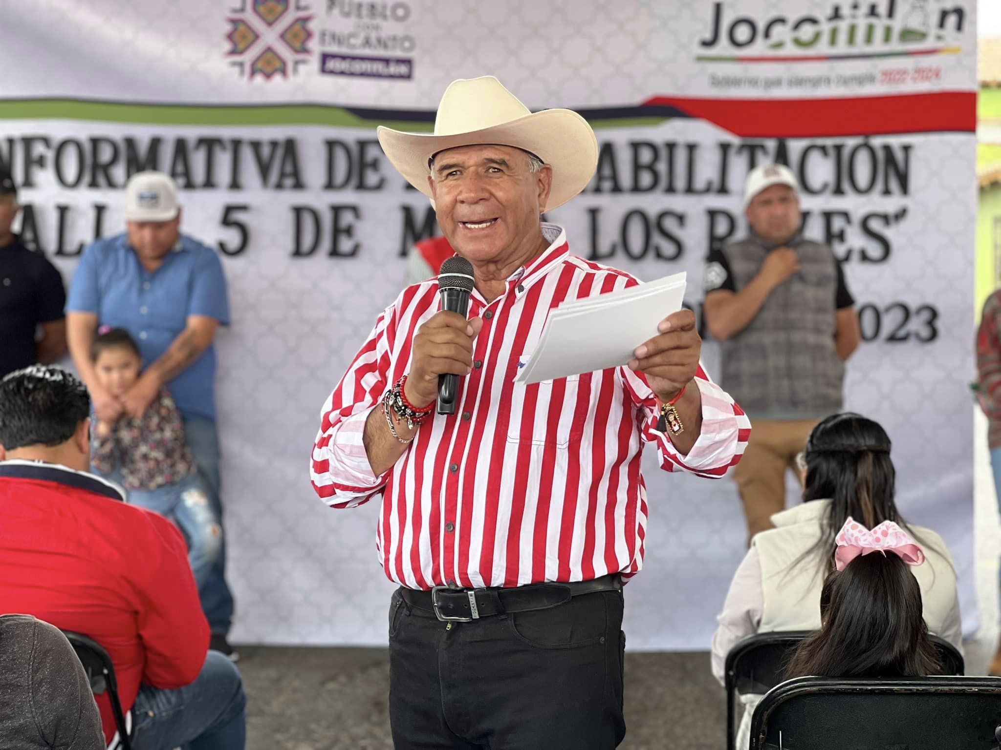 En la Comunidad de Los Reyes el Presidente Municipal Jesus