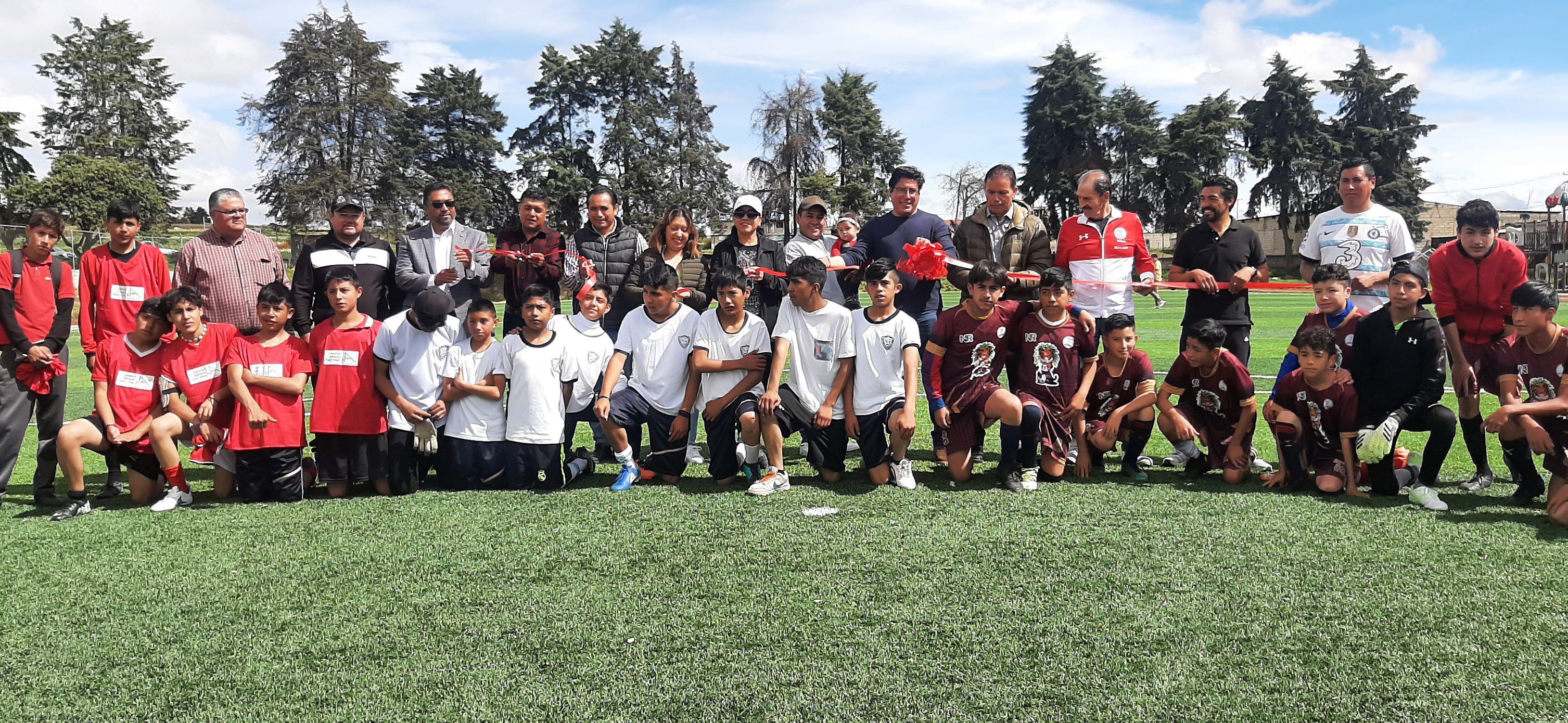 Esta manana entregamos la Rehabilitacion de Cancha de Futbol de