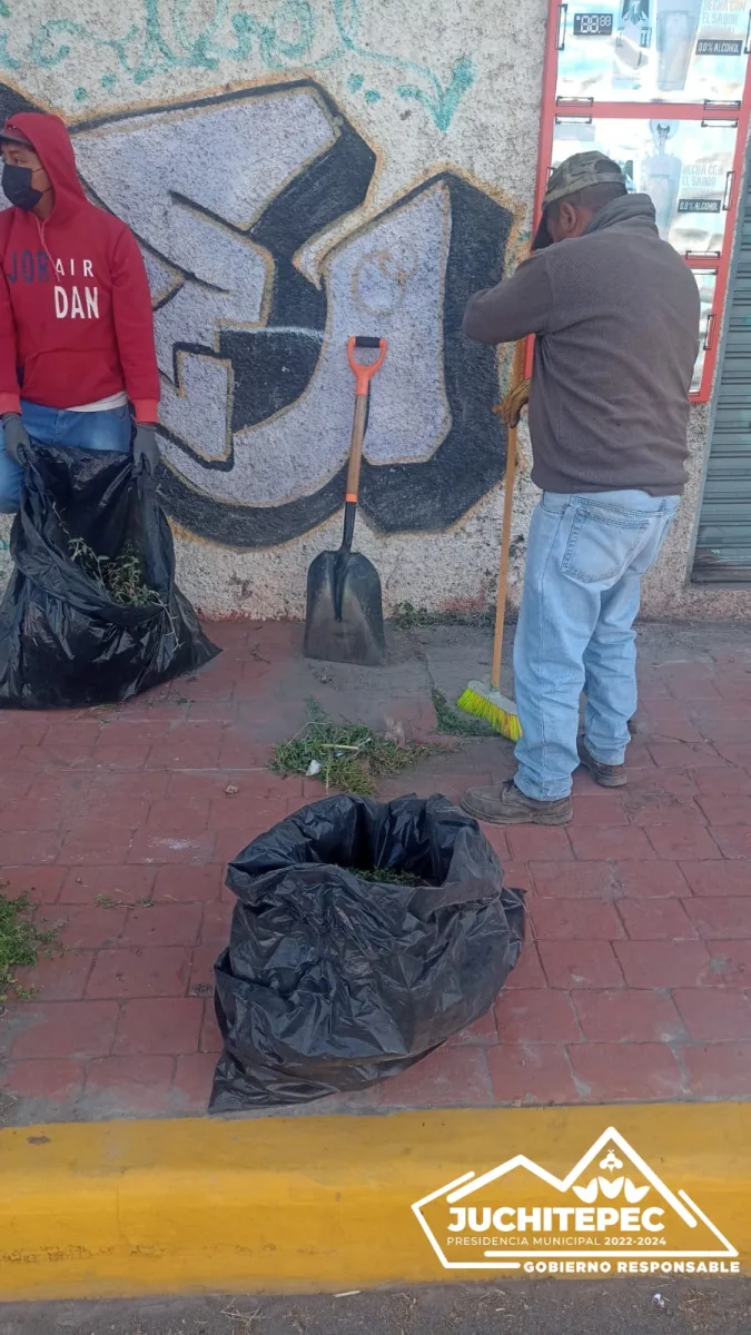 Limpieza ¡Manteniendo nuestra comunidad impecable El Gobierno Municipal