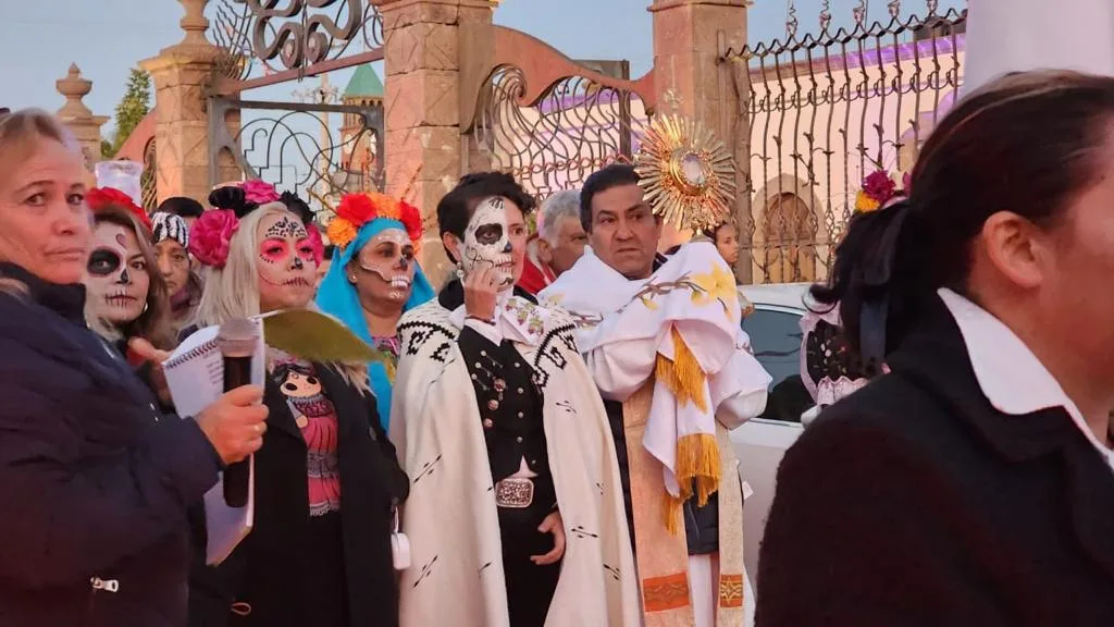 1699014572 AndarDeLasAlmas En conmemoracion al DiaDeMuertos llevamos a cabo el recorrid jpg