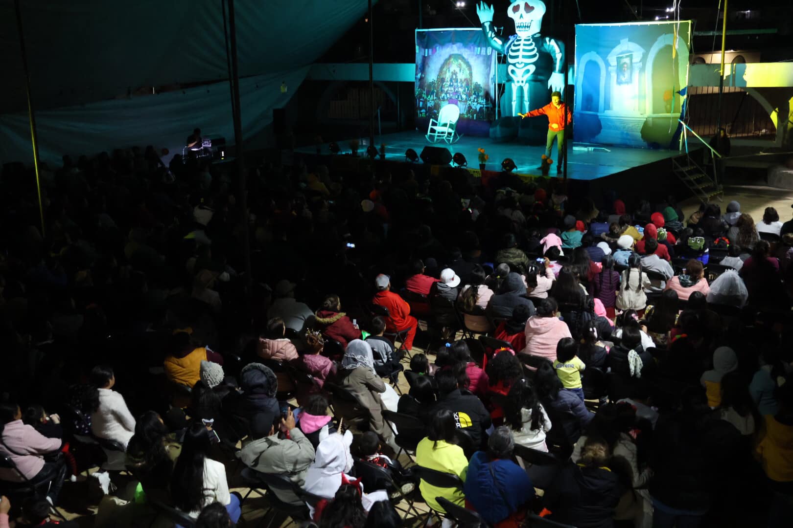 1699018123 35 Conmemorando el DiaDeMuertos y enalteciendo nuestra culturaytradicion anoche