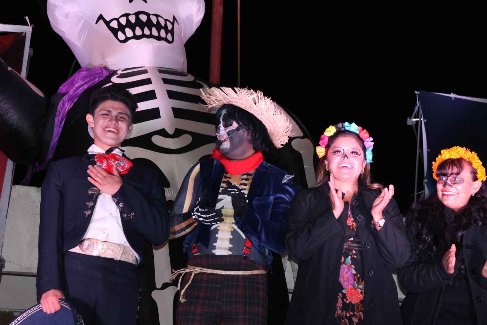 1699018136 961 Conmemorando el DiaDeMuertos y enalteciendo nuestra culturaytradicion anoche