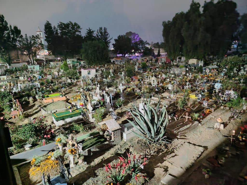 1699019112 331 Para conmemorar este DiaDeMuertos personal de ServiciosPublicos acudio a los