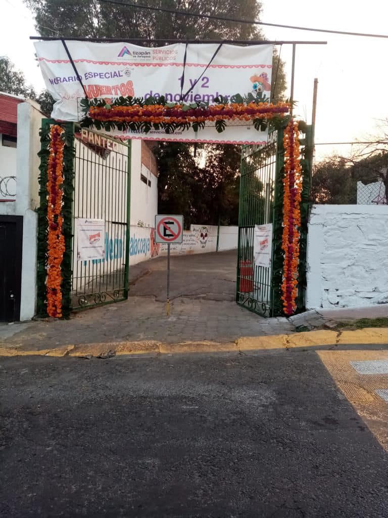 1699019119 394 Para conmemorar este DiaDeMuertos personal de ServiciosPublicos acudio a los