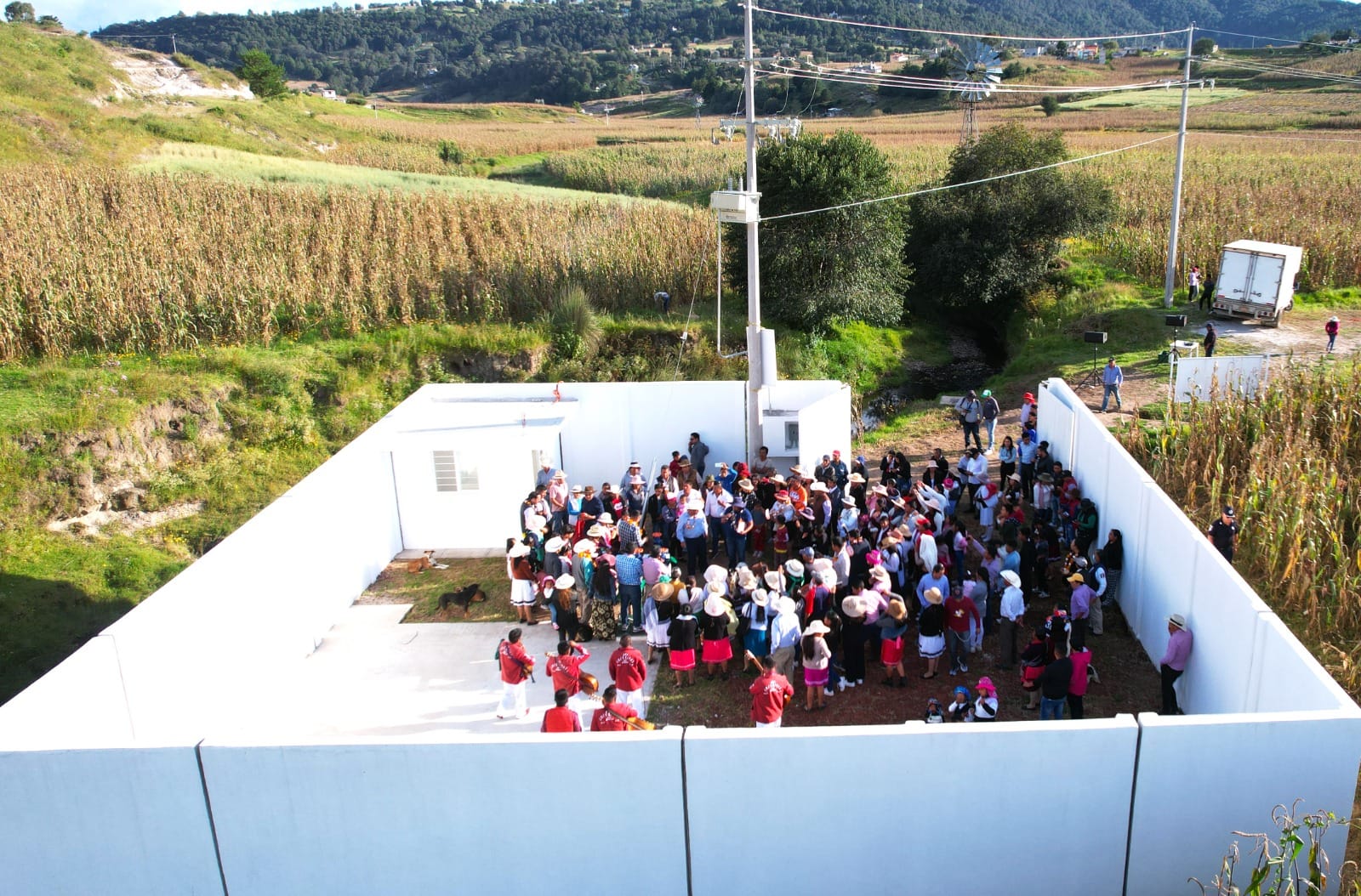 1699021754 435 En Barrio La Canada delegados comunidad y Ayuntamiento inauguramos un