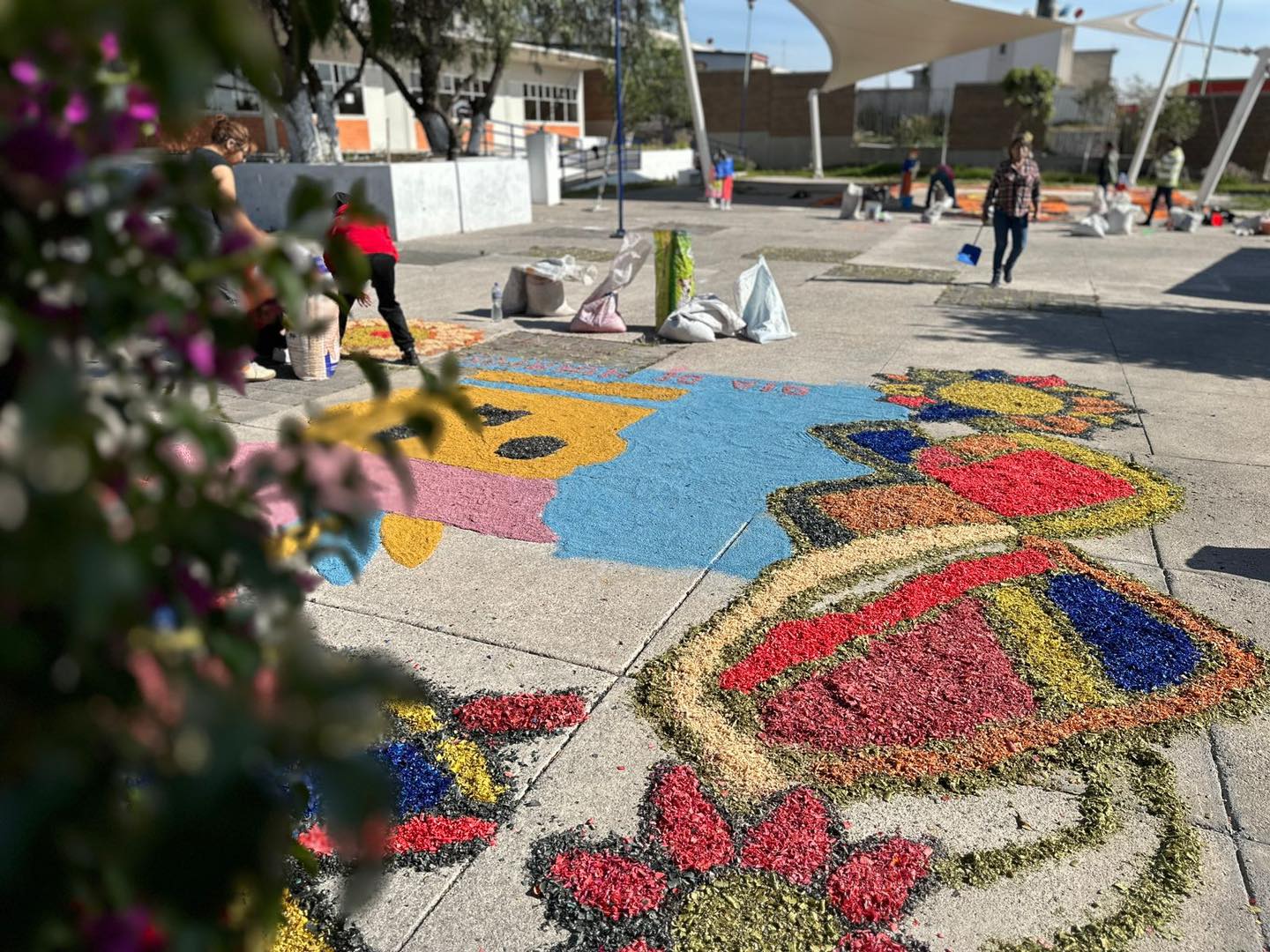 1699025518 676 TAPETES DE ASERRIN Como parte de las actividades alusivas