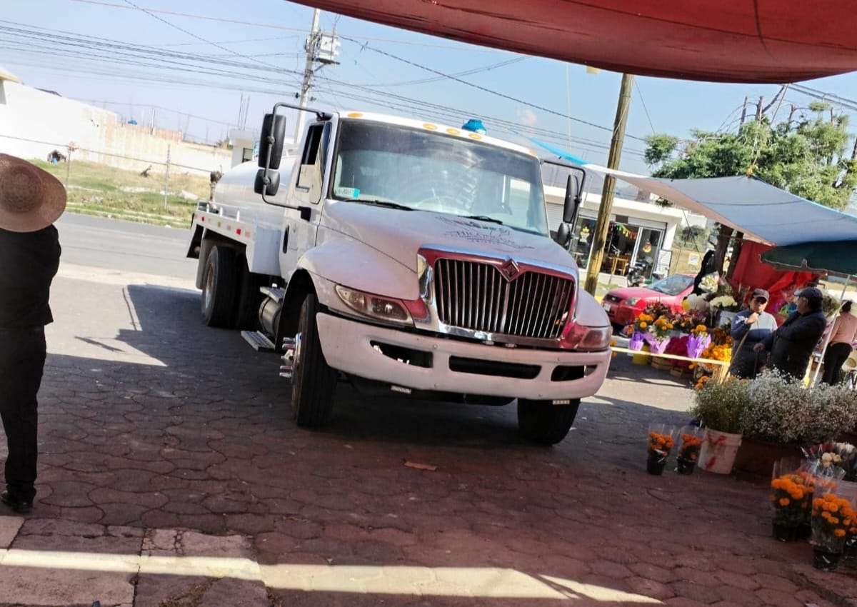 1699025706 617 En dias pasados el personal de parques y panteones termino