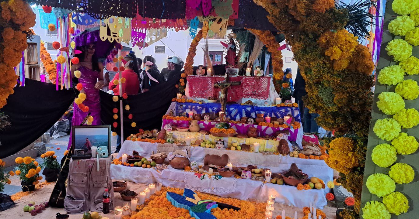 1699035950 813 DiaDeMuertos2023 El Ayuntamiento de Tejupilco que encabeza el Lic