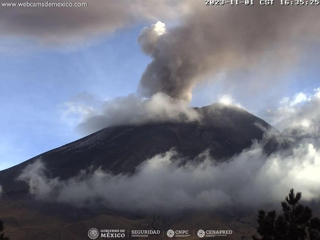 1699037647 EL SEMAFORO DE ALERTA VOLCANICA DEL POPOCATEPETL PERMANECE EN AMARILLO jpg