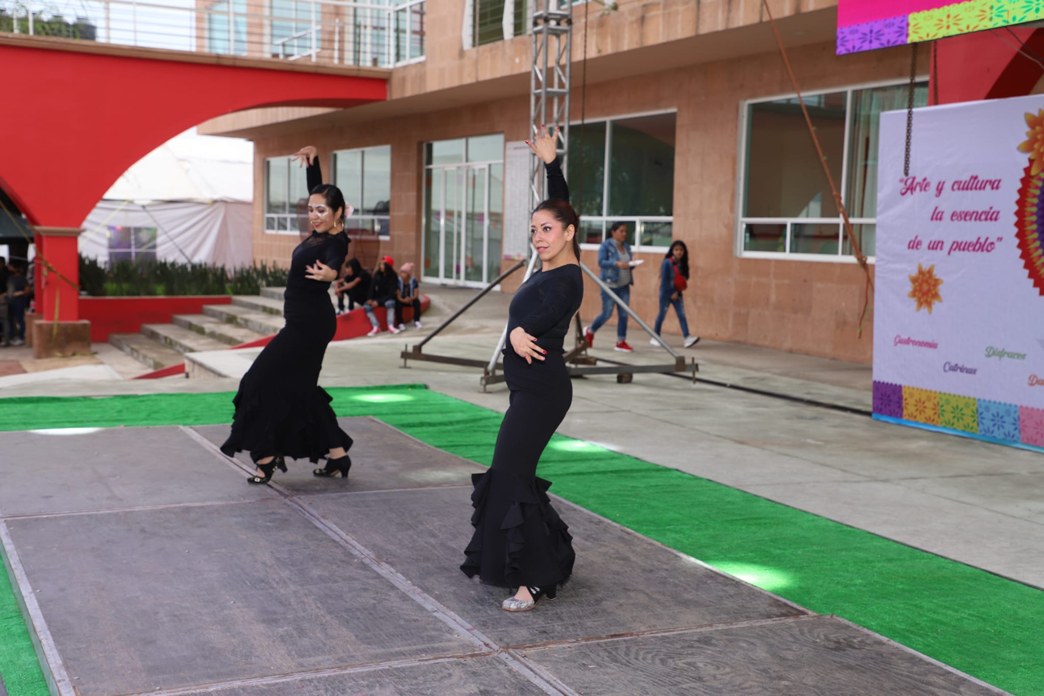 1699042348 201 El Grupo de Danza Suspiros de Espana de la Universidad