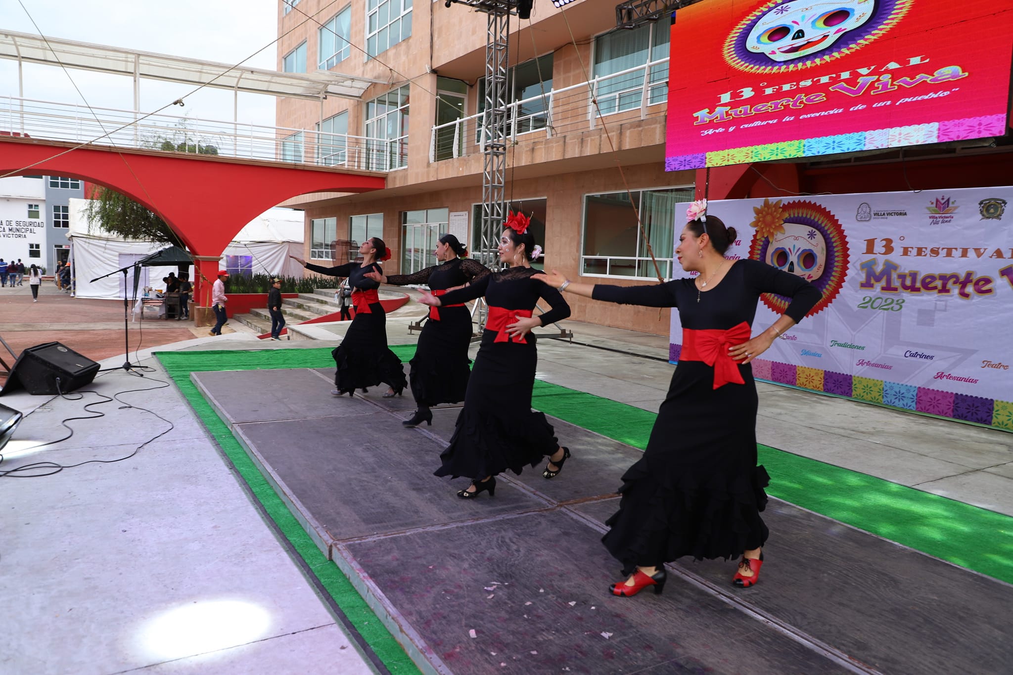 1699042354 969 El Grupo de Danza Suspiros de Espana de la Universidad