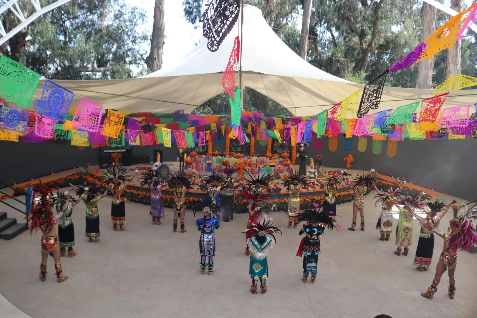 1699048137 EXPO VENTA ARTESANAL Y PRESENTACION DE BALLET POR PARTE DEL AYUNTAMIENTO scaled