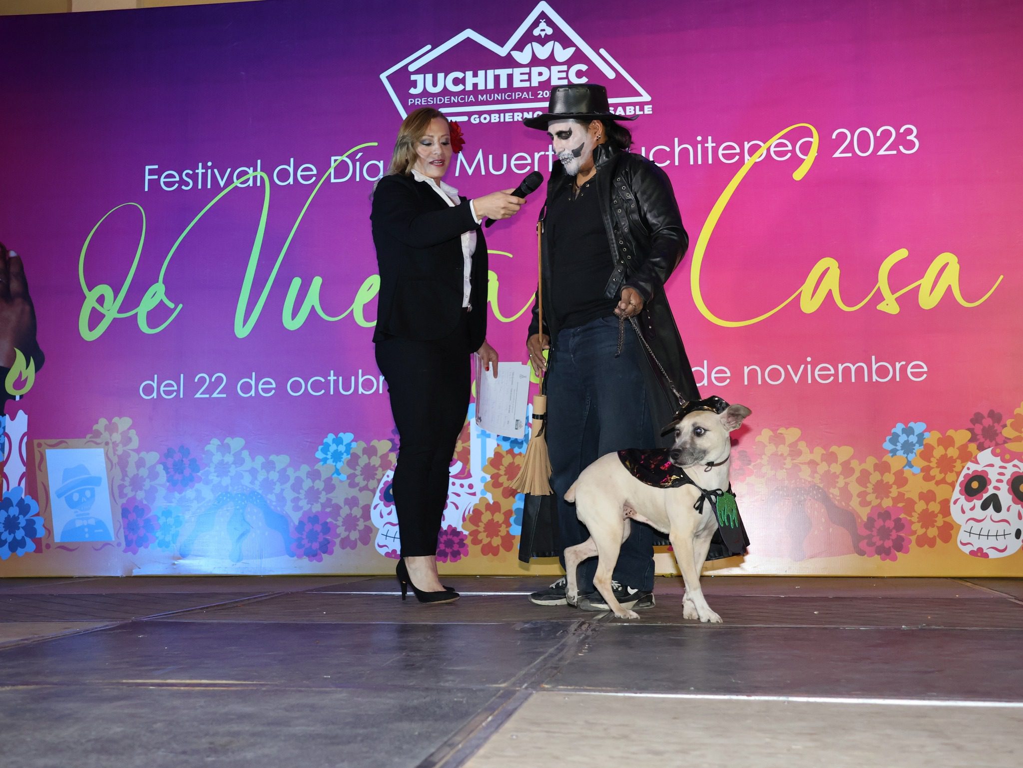 1699051540 236 ¡Difrutamos al maximo el concurso de disfraces de mascotas en