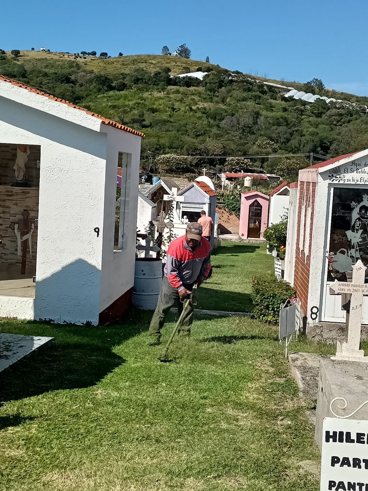 1699107255 10 El Panteon Municipal esta quedando listo para la festividad de