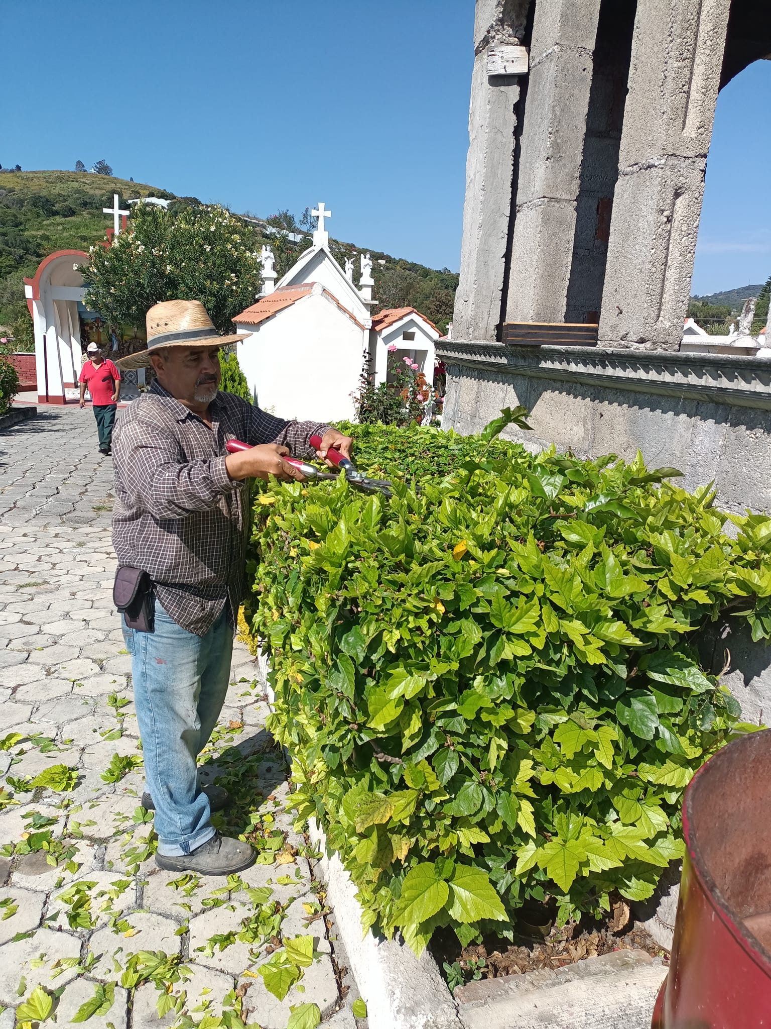 1699107262 797 El Panteon Municipal esta quedando listo para la festividad de