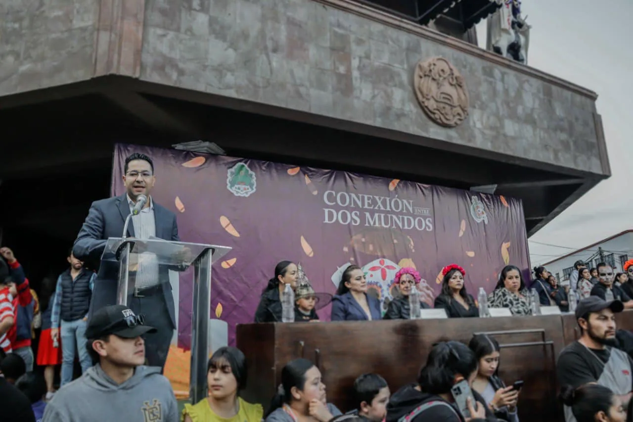 1699112556 El gran Desfile de Catrinas y Catrines 2023 ilumino CoatepecHarinas jpg