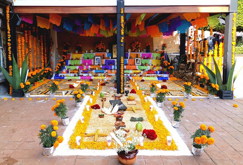 1699115459 Nuestra ofrenda en honor a los fieles difuntos de nuestro