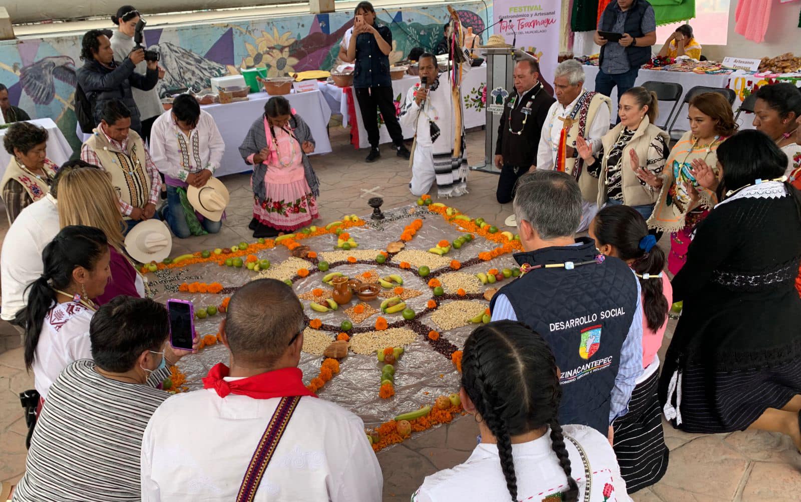 1699121352 117 Festival Gastronomico y Artesanal Toho Tsaxmagu en San Antonio Acahualco