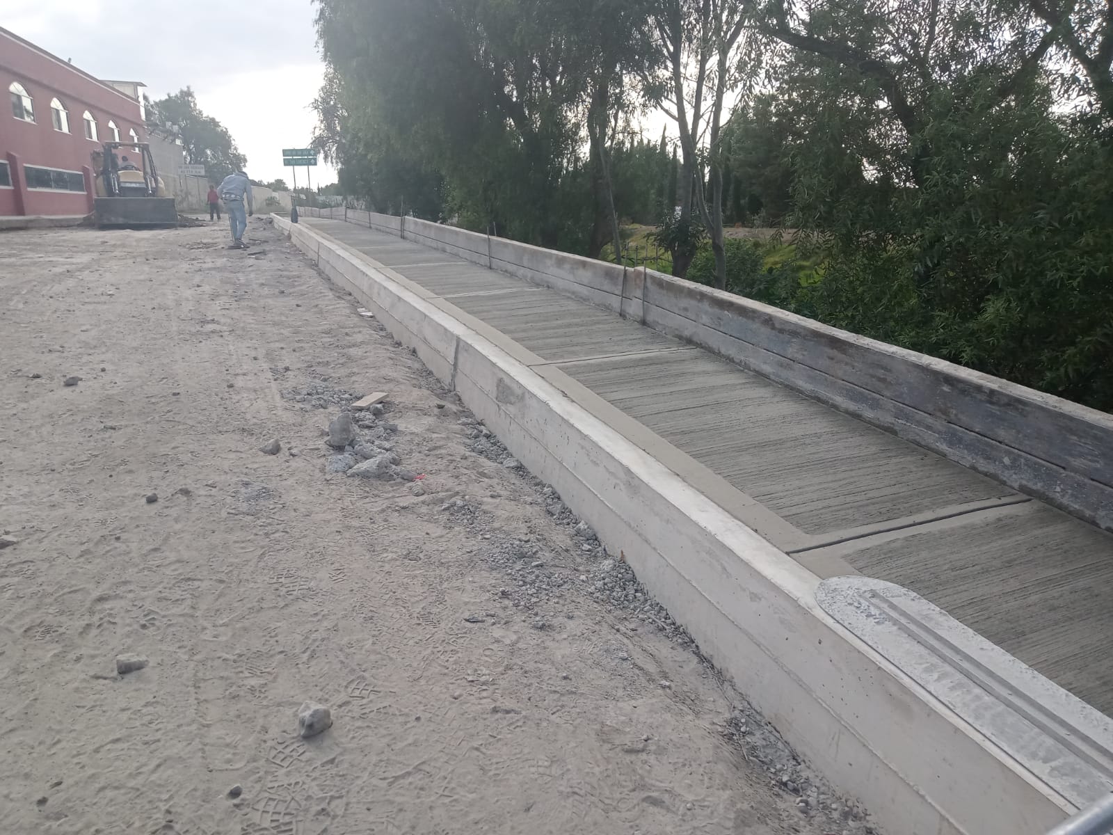 1699124919 518 Construccion de guarniciones y banquetas previas a la pavimentacion en