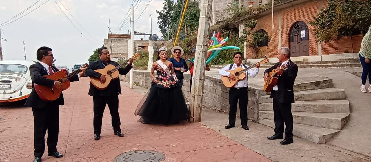 1699127060 89 Salida de calle 20 de Noviembre con la Rondalla Corazon