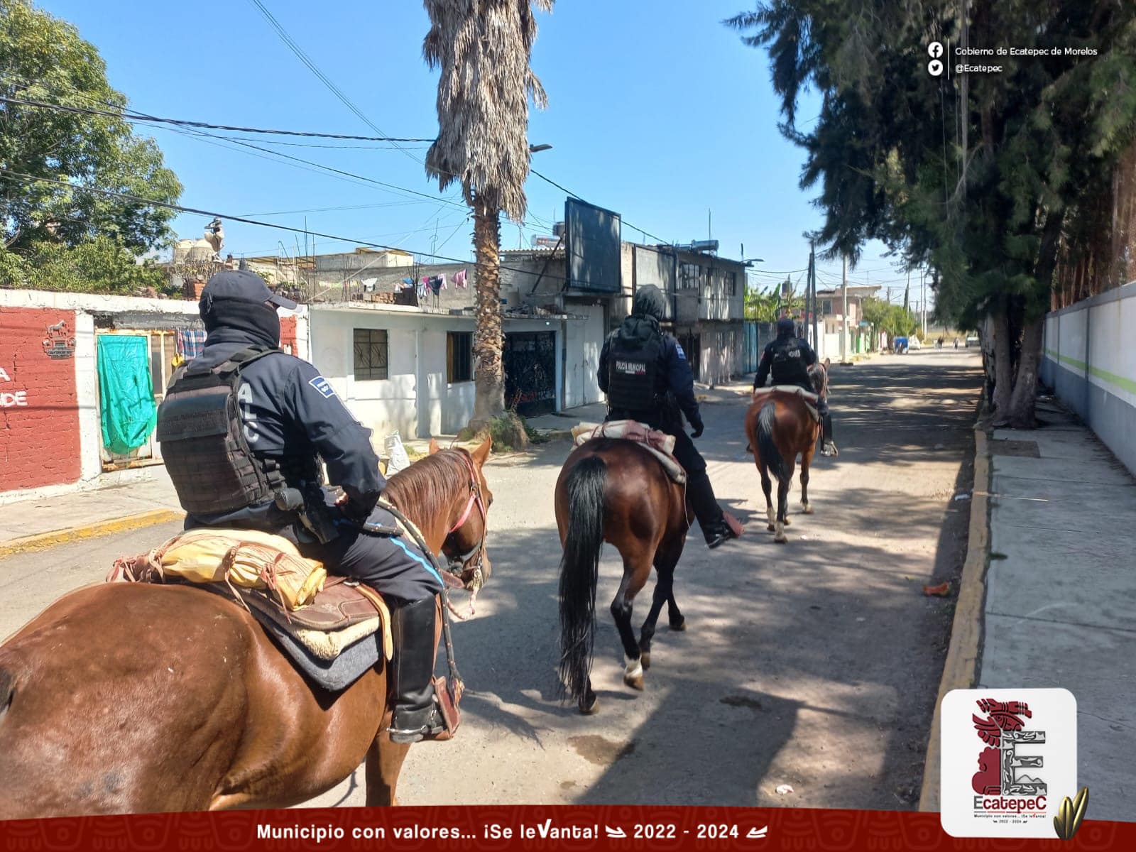 1699138272 406 Tambien a caballo nuestros companeros de la Direccion de Seguridad