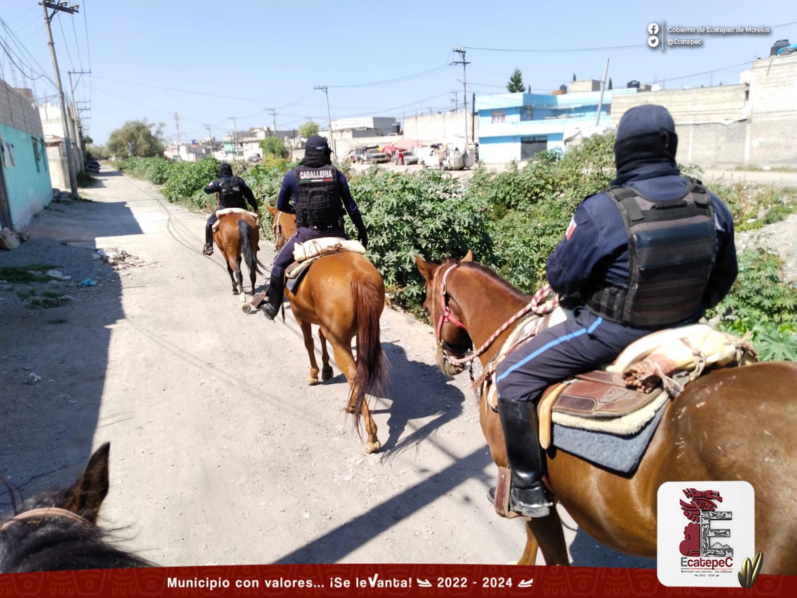 1699138285 629 Tambien a caballo nuestros companeros de la Direccion de Seguridad