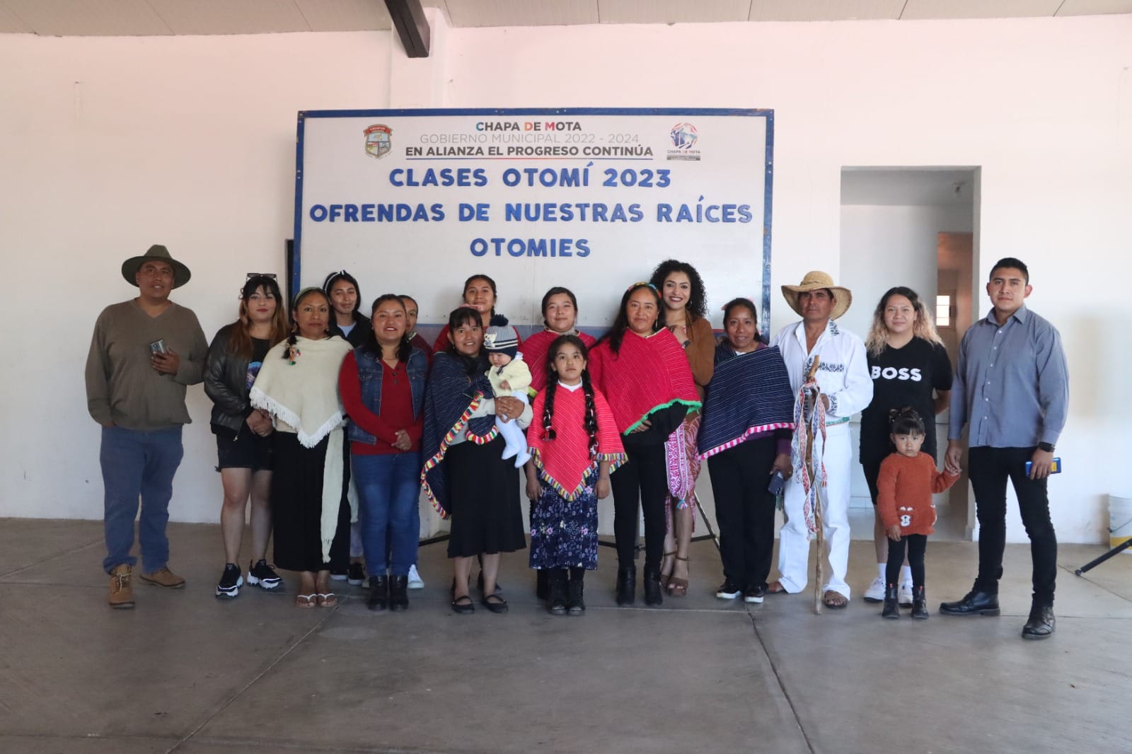 1699191407 702 Los alumnos de las clases de otomi hicieron la representacion