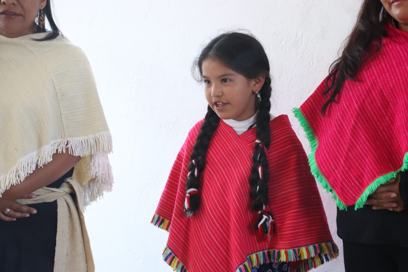 1699191426 896 Los alumnos de las clases de otomi hicieron la representacion