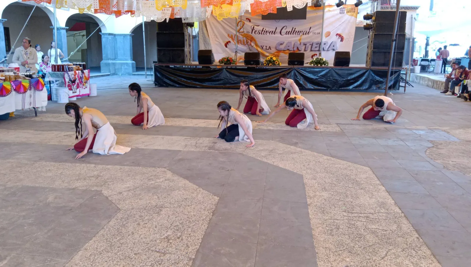 1699224807 Participacion del grupo de danza contemporanea primer sueno del canto scaled