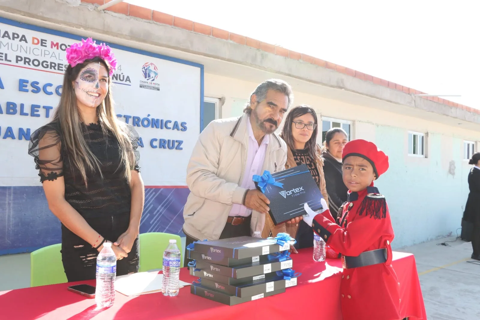 1699292258 Esta manana visitamos la escuela primaria Sor Juana Ines de jpg