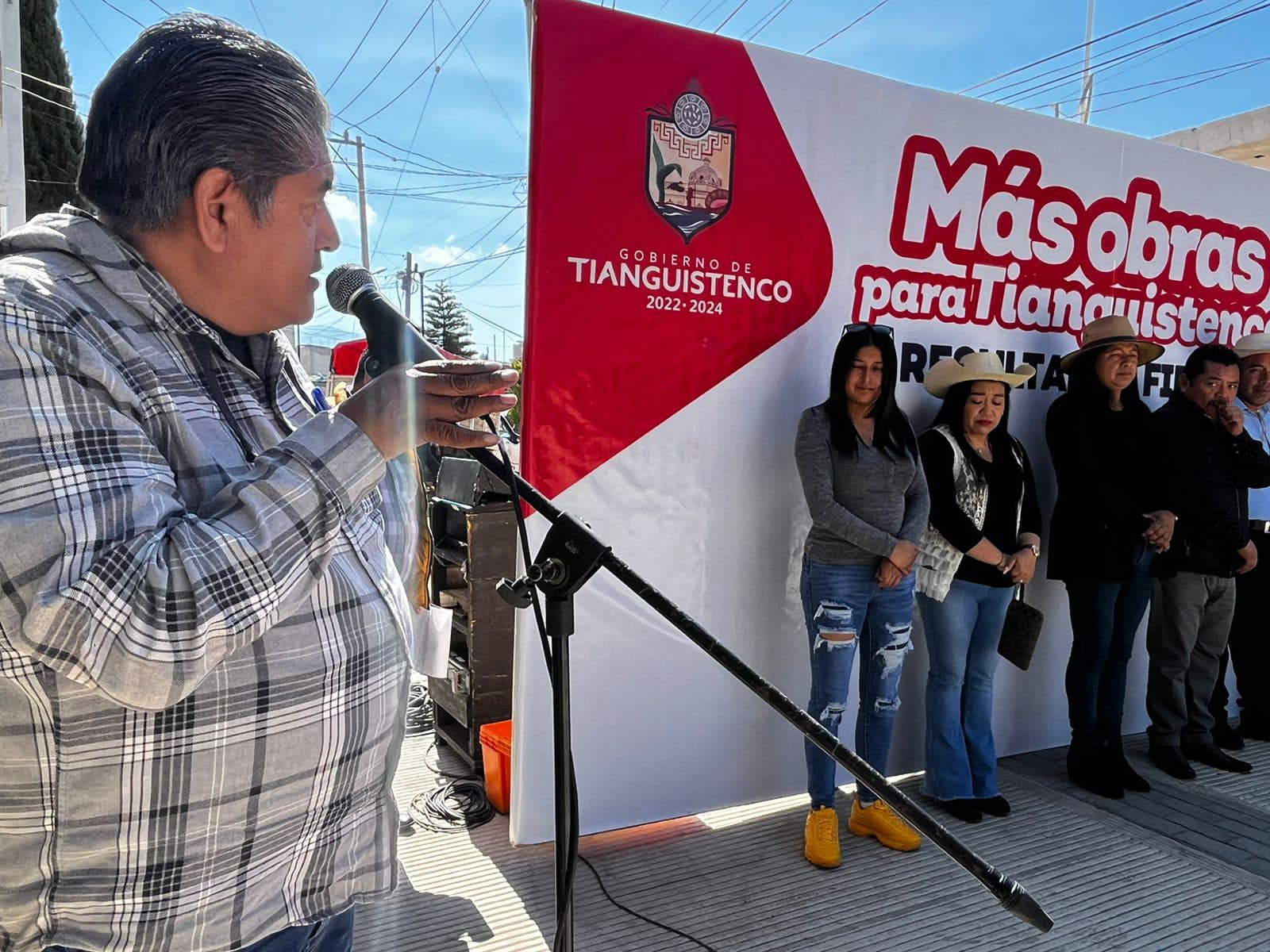 1699366651 188 MasObrasParaTilapa Iniciamos los trabajos de construccion de la PavimentacionD