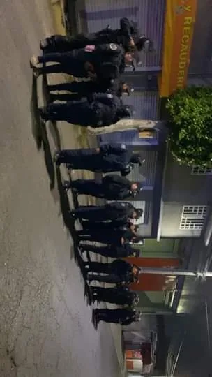 1699454834 Los valientes oficiales de la NuevaPoliciaDeEcatepec comparten su parte de jpg