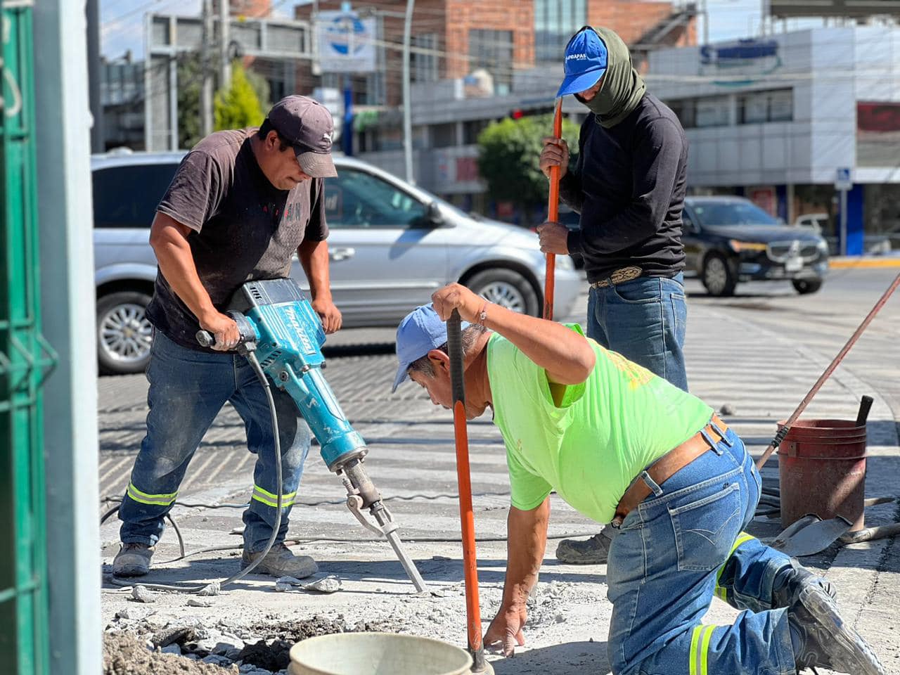 1699456880 242 Opdapas de Metepec reparo tuberia de agua en calle Benito