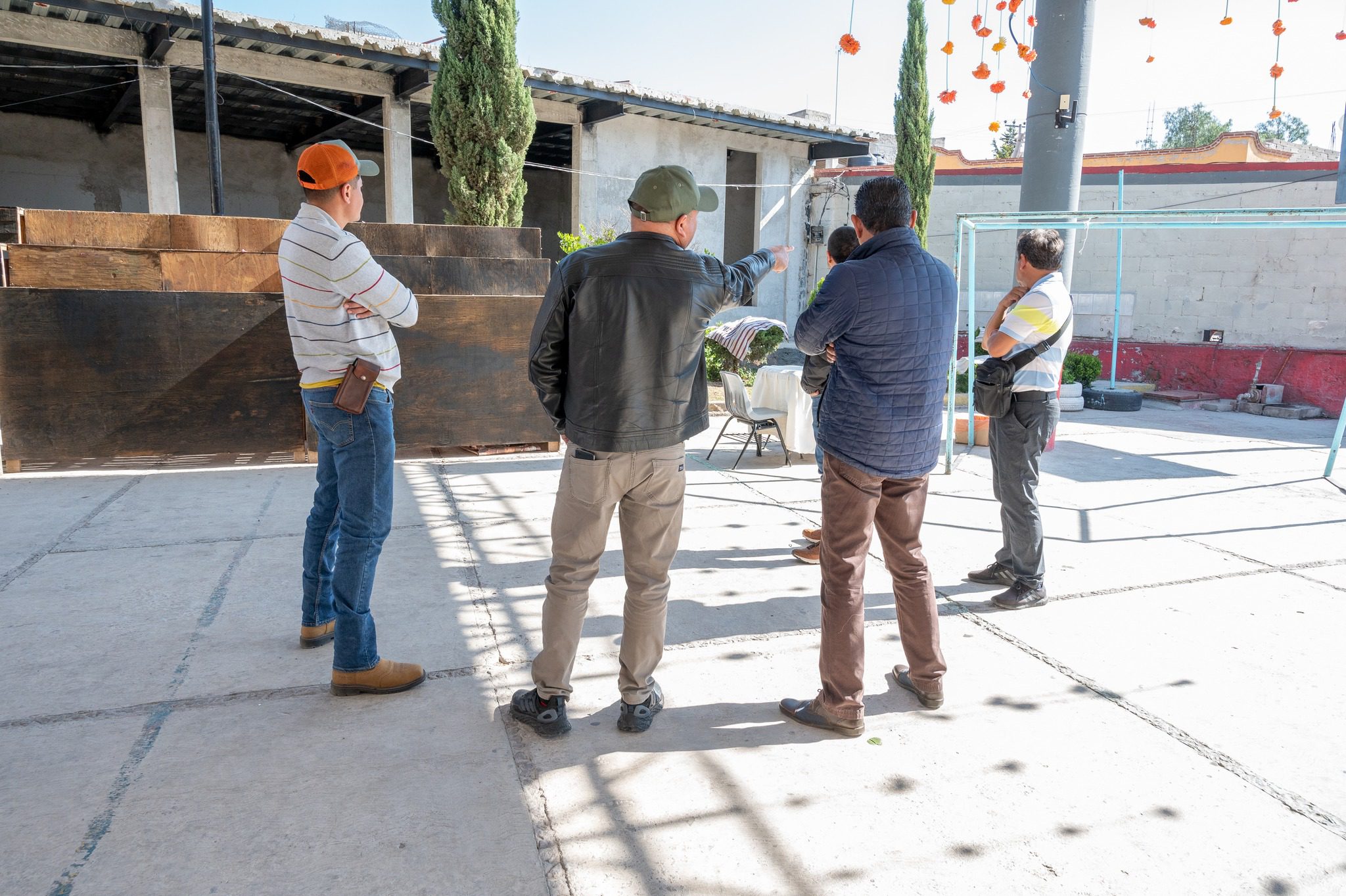 1699468610 488 Esta manana nuestro Presidente Municipal y su equipo de Obras