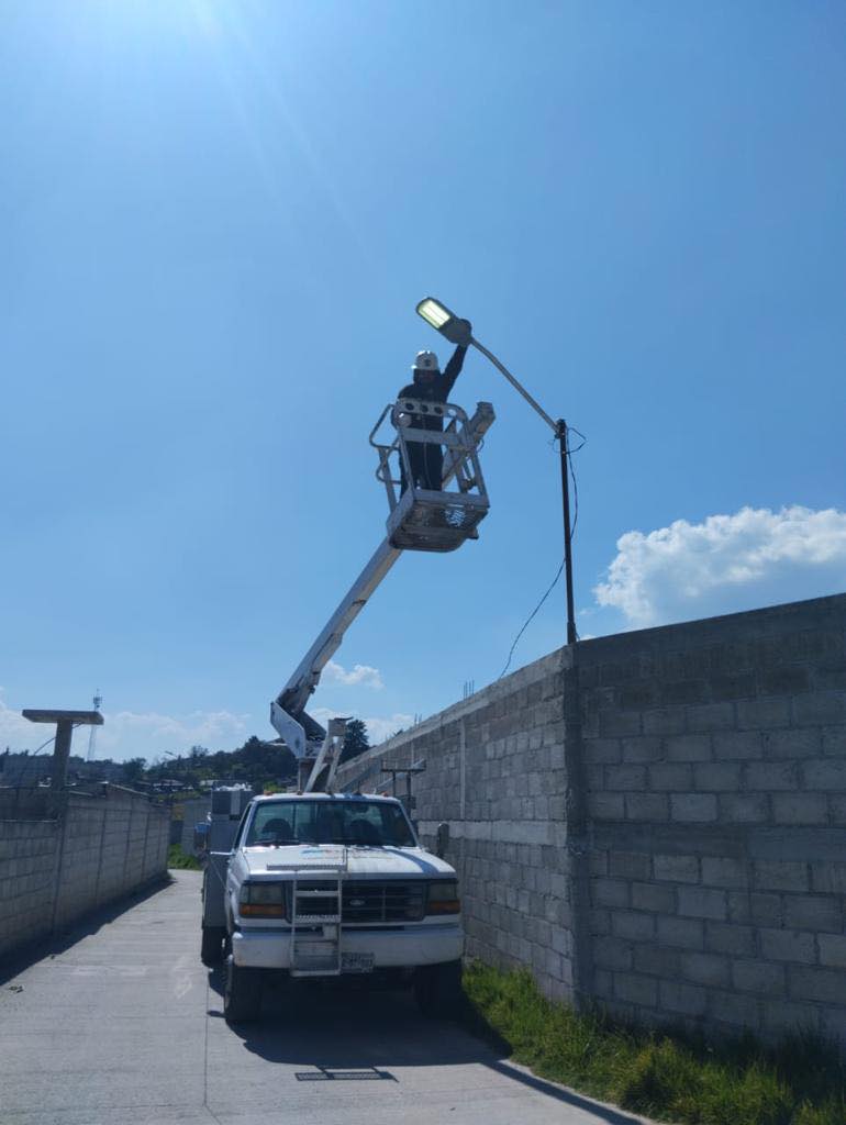 1699476040 604 Diariamente trabajamos en el mantenimiento y reparacion de luminarias para