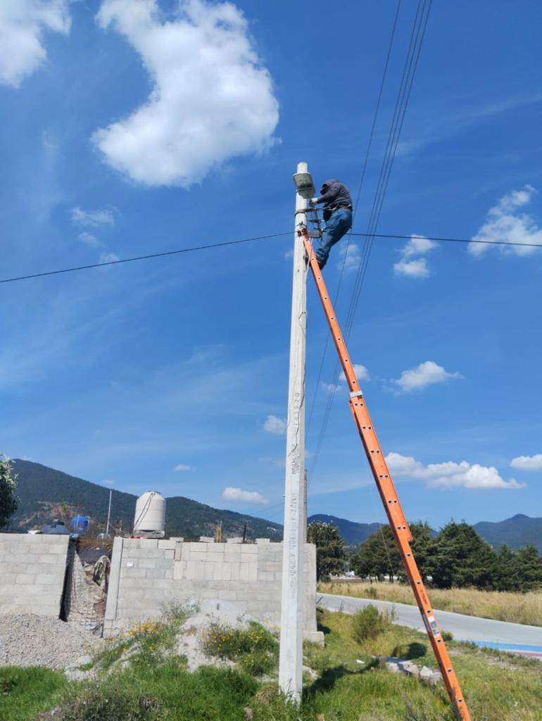 1699476059 557 Diariamente trabajamos en el mantenimiento y reparacion de luminarias para