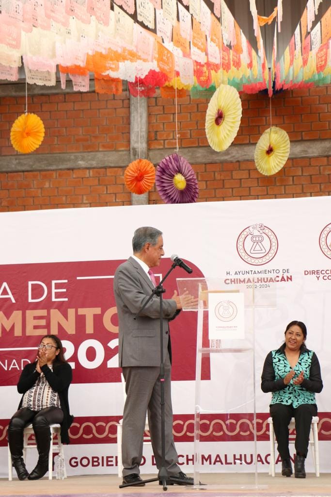 1699479509 918 ENTREGA PRESIDENTA DE CHIMALHUACAN MAS DE 500 TESTAMENTOS A UN