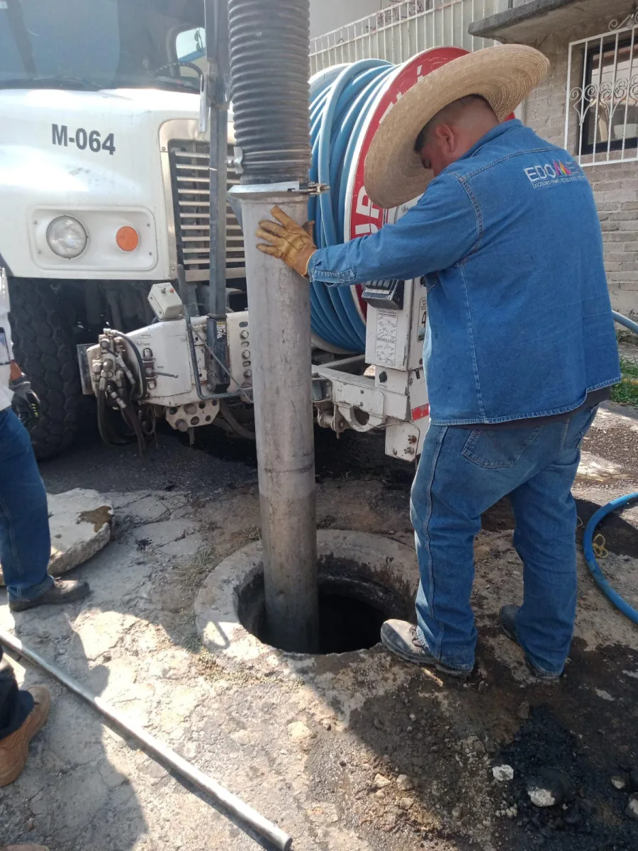 1699532211 Agua potable y alcantarillado Llevamos a cabo la reparacion