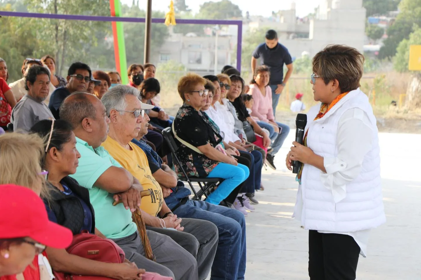 1699533565 CERCANIA La Presidenta Municipal Cristina Gonzalez Cruz se reunio jpg