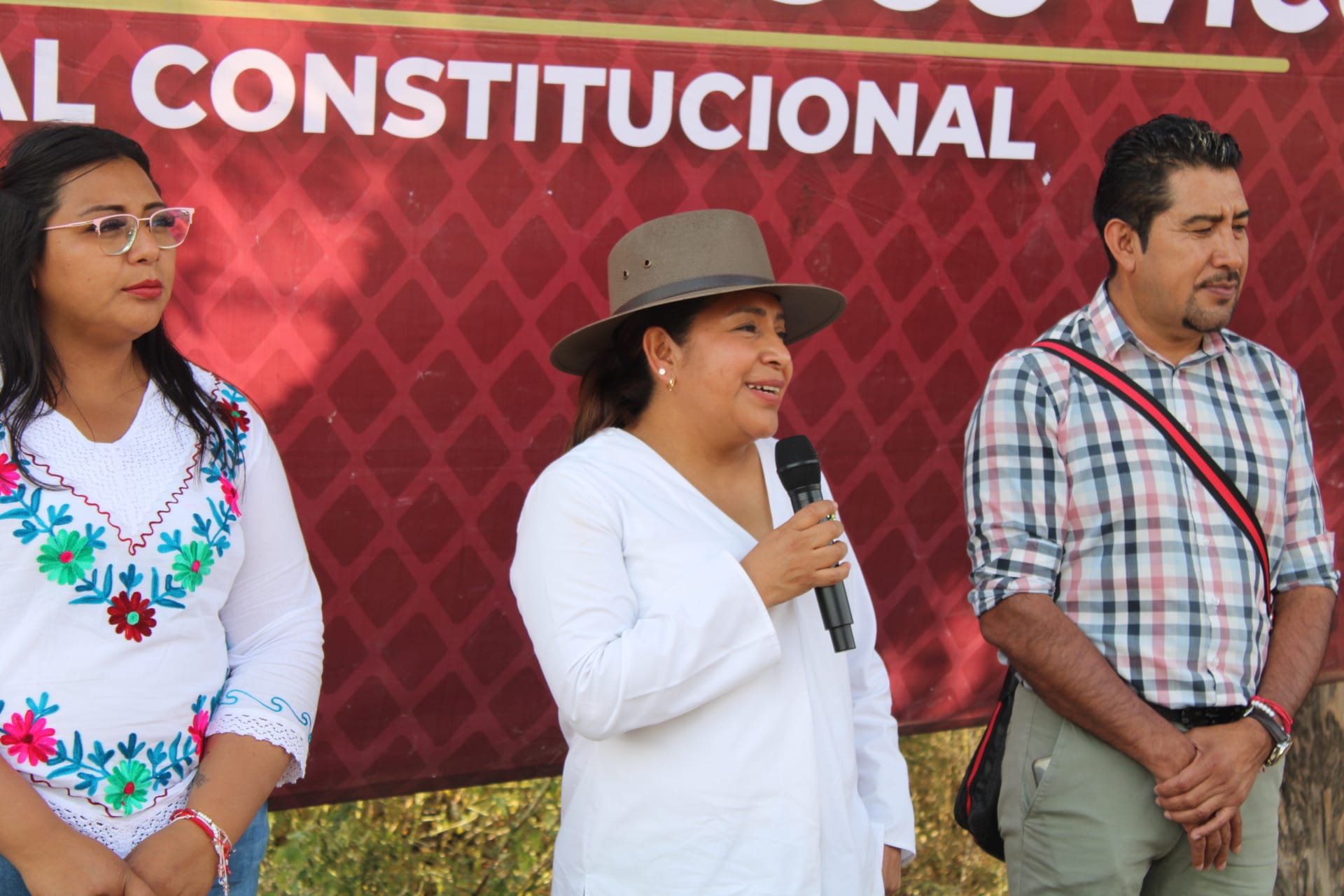 1699536752 104 INAUGURACION DRENAJE SANITARIO En un ambiente lleno de alegria y