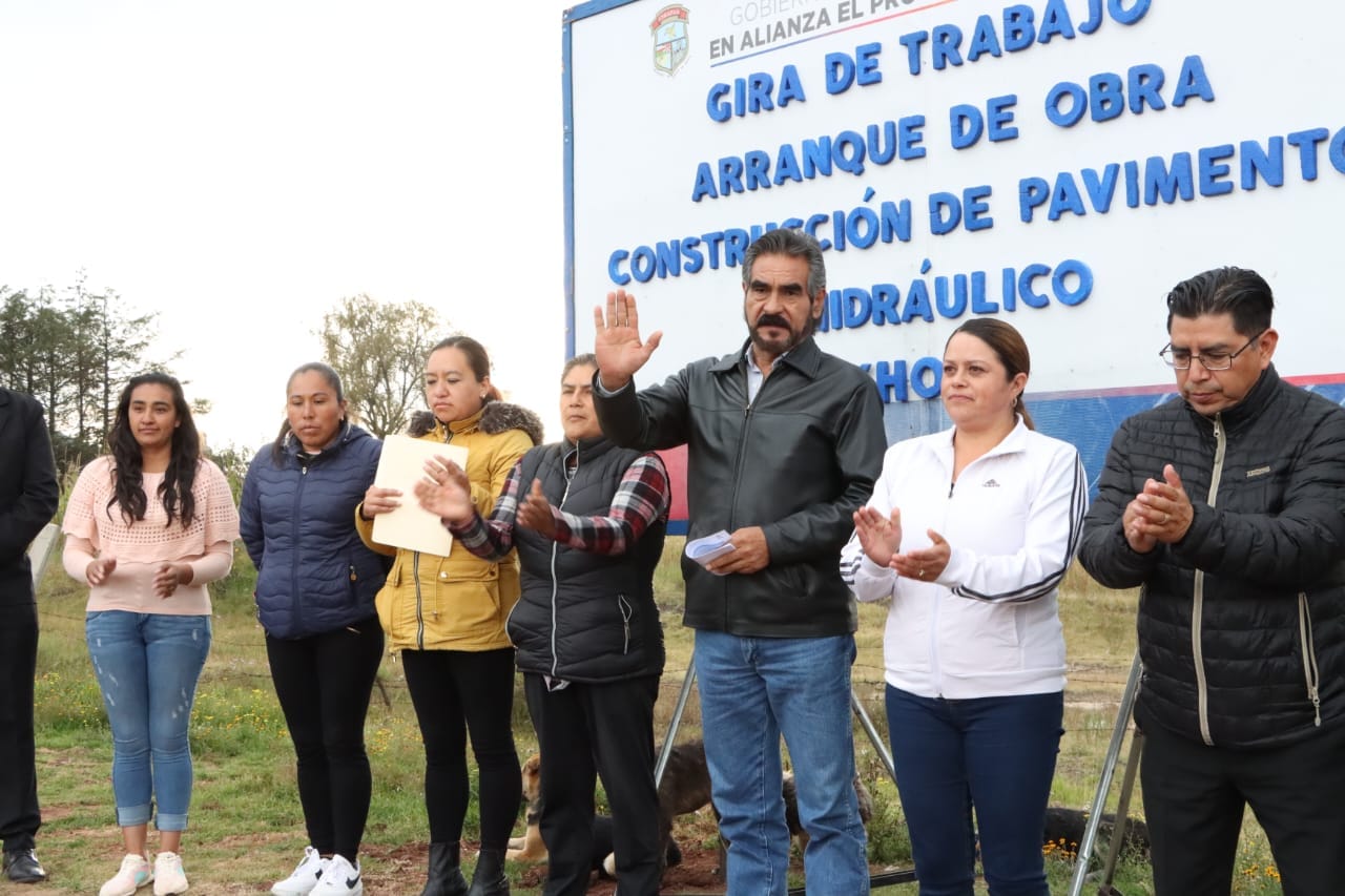 1699827321 120 ArranquedeObra El Profr A Pastor Cruz Garcia Presidente Municipal realizo