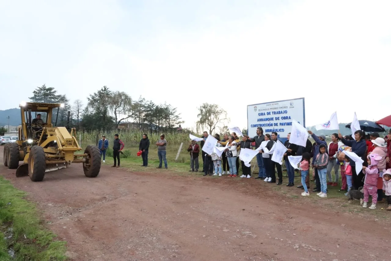 1699827366 ArranquedeObra El Profr A Pastor Cruz Garcia Presidente Municipal realizo jpg