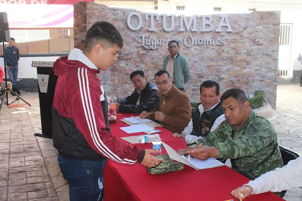 1699833399 205 jovenes otumbenses de la Clase 2005 asistieron al Sorteo jpg